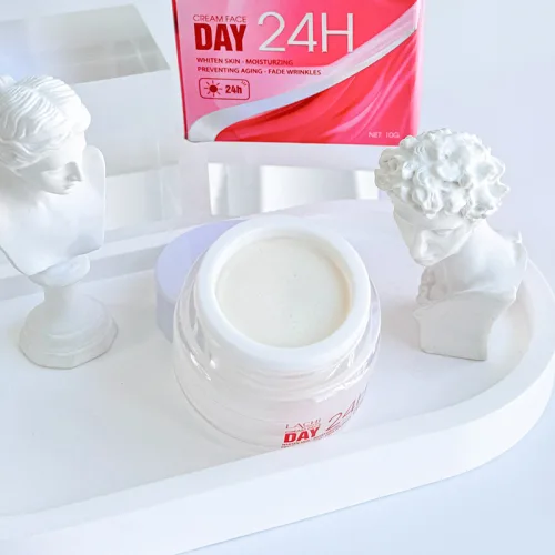Chuyên sỉ kem Face 24H Ngày Lachi Cheese