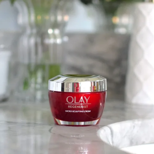 Kem dưỡng ẩm da mặt ban đêm Olay Regenerist Micro-Sculpting Cream 50g