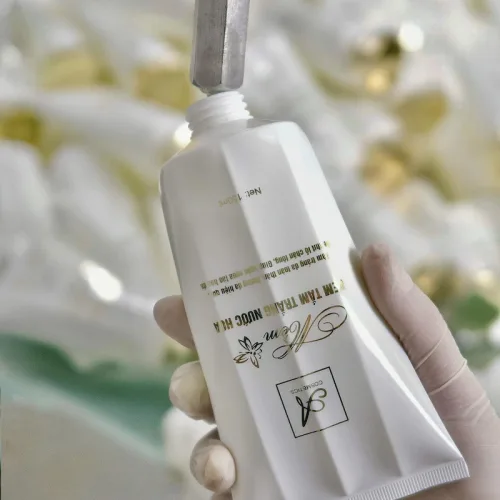 Kem tắm trắng mềm nước hoa A Cosmetics bản 2024
