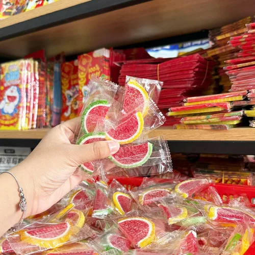 Kẹo Dẻo Dưa Hấu Miếng Hàng Xá 100g – một lựa chọn đáng tham khảo trong kẹo dẻo hàng xá