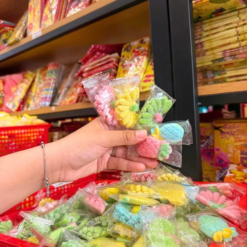 Chọn vị kẹo theo kiểu khách thường mua