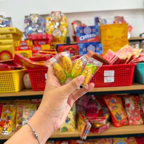 Kẹo bắp bóc vỏ nhân chảy hàng xá 200g/hộp