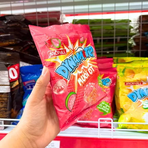 Nguồn hàng sỉ kẹo Nhân Dynamite Vị Ổi Hồng Muối Ớt 96g