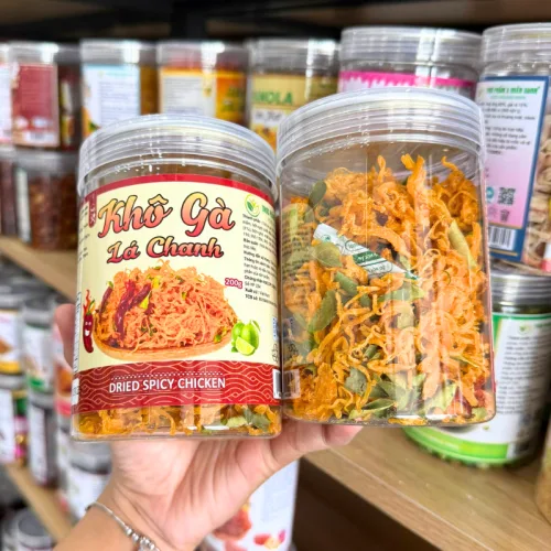 Khám phá Khô Gà Lá Chanh Thơm Ngon 200g - Hộp Pet thuộc nhóm khô gà lá chanh
