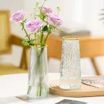 Chuyên sỉ lọ Hoa Thủy Tinh Trụ Sọc Viền Vàng Lucas 21x7x10cm
