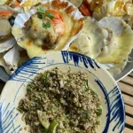 Muối kết hợp lá é, rau râm và ớt hiểm