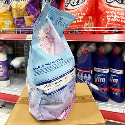 Nước giặt OMO Matic 3.6kg cửa trước, hương Hoa Linh Lan & Vani Trắng