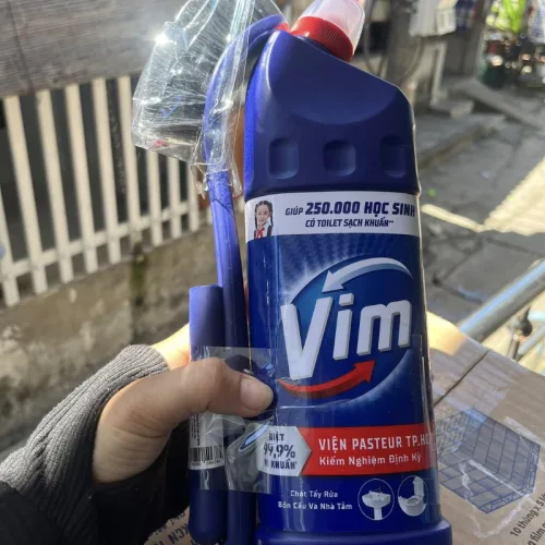 Nước Tẩy Bồn Bồn Vim 880ml - Chai Khử Mùi Bồn Cầu Diệt Khuẩn Siêu Sạch Tiết Kiệm Tặng 1 Cây Cọ Bồn Cầu