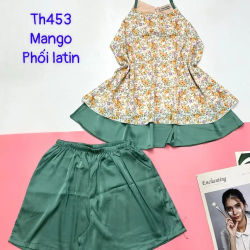 Quần đùi trơn giúp bộ đồ dễ phối và dễ giới thiệu