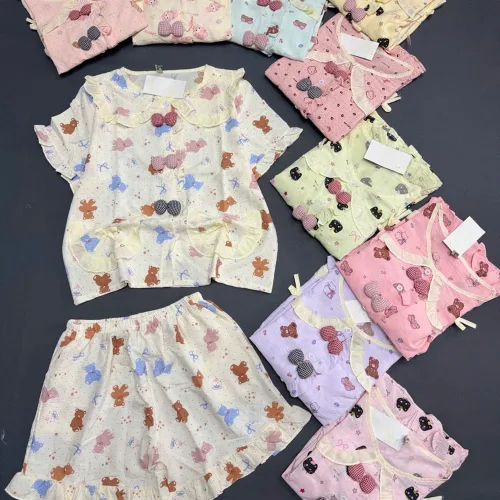 Khám phá Bộ cotton Hàn nữ họa tiết gấu, áo cổ sen tay ngắn và quần đùi, size 45-62kg thuộc nhóm đồ bộ nữ