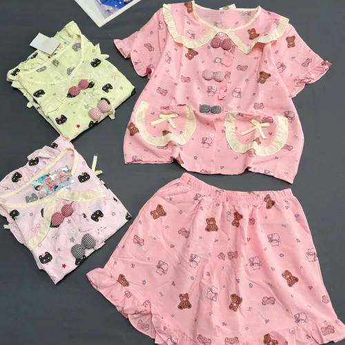 Bộ cotton Hàn nữ họa tiết gấu, áo cổ sen tay ngắn và quần đùi, size 45-62kg