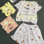 Bộ cotton Hàn nữ họa tiết gấu, áo cổ sen tay ngắn và quần đùi, size 45-62kg