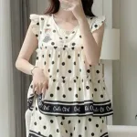 Đồ bộ nữ HT-95239 gồm áo tay cánh tiên và quần đùi chấm bi