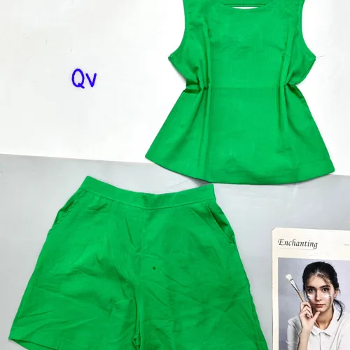 Tạo độ đa dạng bằng họa tiết và chi tiết áo