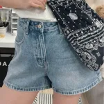Chuyên sỉ quần Short Jean Trơn Nữ Không Co Giãn Đứng Form Chuẩn Mặc Cực Xinh
