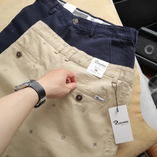 Quần short nam kaki co giãn Rurumen họa tiết nhí QB415