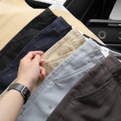 Quần short nam kaki co giãn Rurumen họa tiết nhí QB415