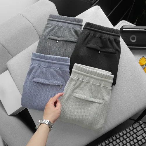 Nơi lấy sỉ quần Short Thun Nam Viền Sọc Ngang New Basic