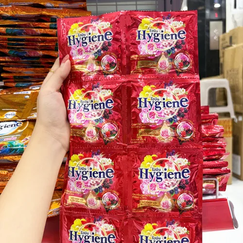 Đối chiếu hương và quy cách trước khi nhập
