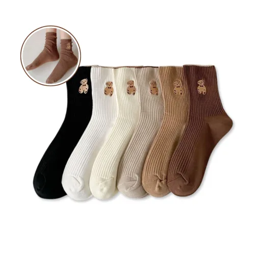 Cách trưng bày đôi tất để khách dễ chọn