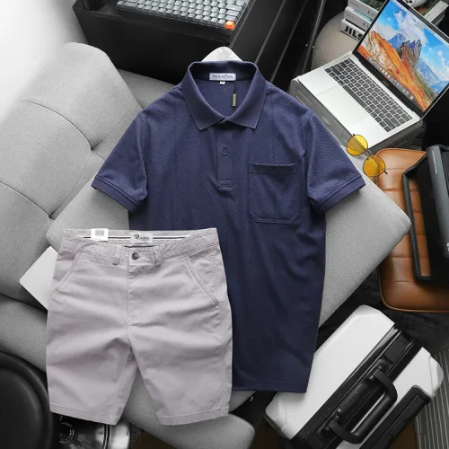 Bộ nam cao cấp: áo thun cổ bẻ túi trước ngực và quần short kaki, có size 3XL