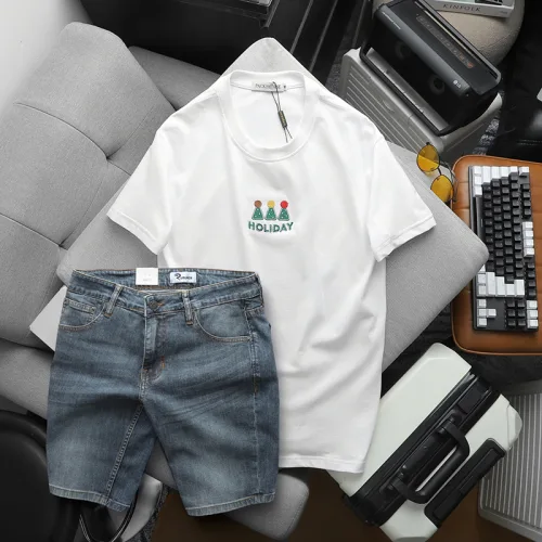 Bộ nam áo thun cổ tròn chữ Holiday cùng quần short jeans co giãn