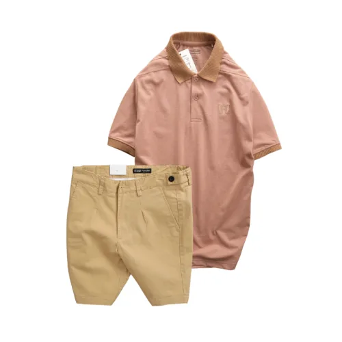 Bộ nam gồm áo thun polo cổ bẻ thêu logo trước ngực và quần short kaki co giãn phối nút cao cấp (có size 36)