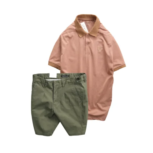 Bộ nam gồm áo thun polo cổ bẻ thêu logo trước ngực và quần short kaki co giãn phối nút cao cấp (có size 36)