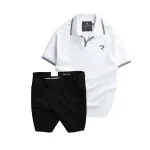Set nam áo polo thêu chữ R và quần short kaki co giãn