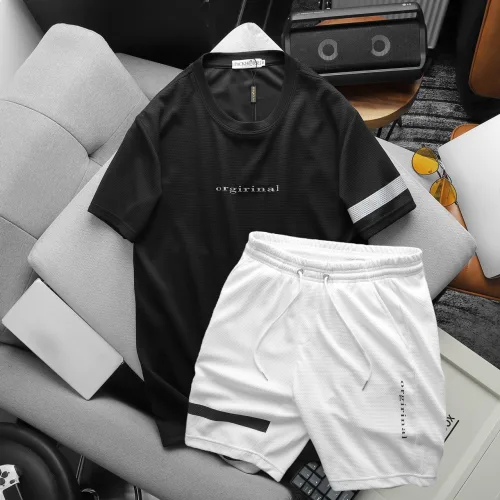 Bộ đồ nam in chữ Orgininal viền sọc gồm áo tay ngắn và quần short