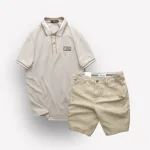 Bộ nam áo thun polo cổ bẻ logo chữ Rears phối quần short kaki in họa tiết