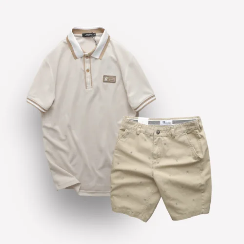 Bộ nam áo thun polo cổ bẻ logo chữ Rears phối quần short kaki in họa tiết