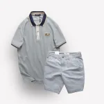 Bộ nam áo thun polo cổ bẻ logo chữ Rears phối quần short kaki in họa tiết