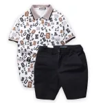 Bộ nam áo thun polo cổ bẻ in chữ phối quần short kaki lưng thun