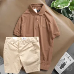Set nam quần short kaki phối áo cổ bẻ thêu chữ