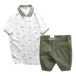 Bộ nam Pack Horse: áo thun polo cổ bẻ in hoạ tiết, quần short kaki phối cúc