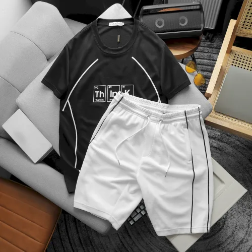 Bộ nam Pack Hourse in chữ Think viền sọc gồm áo thun cổ tròn và quần short
