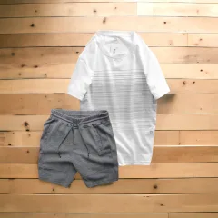 Bộ Nam Áo Thun Cổ Tròn Và Quần Short Sọc Nhuyễn