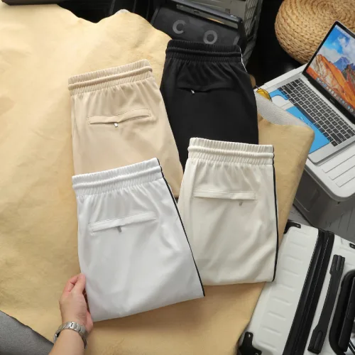 Bộ nam Bigsize: áo thun in logo trước ngực cổ tròn và quần short phối sọc đen