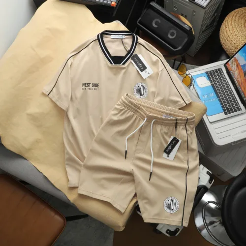 Bộ nam Bigsize: áo thun in logo trước ngực cổ tròn và quần short phối sọc đen