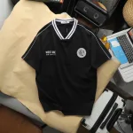 Bộ nam Bigsize: áo thun in logo trước ngực cổ tròn và quần short phối sọc đen