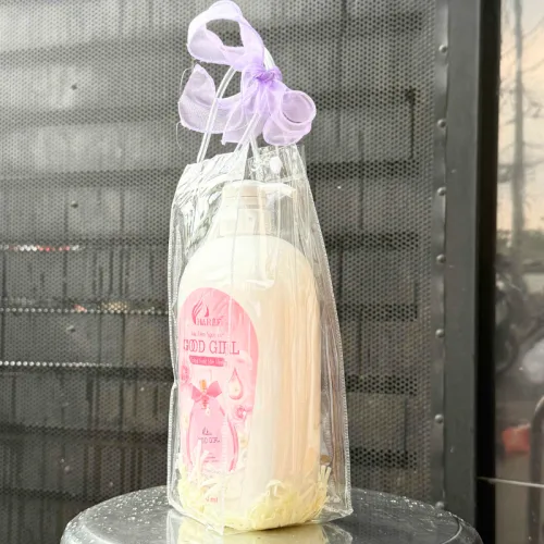 Bộ giỏ quà tặng Charme Good Girl với sữa tắm ngọc trai 1000ml
