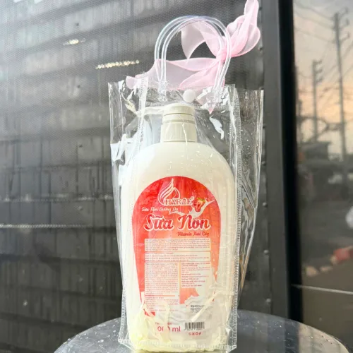 Shop sỉ set Giỏ Quà Tặng Sữa Tắm Charme Sữa Non Vitamin Trái Cây 1000ml