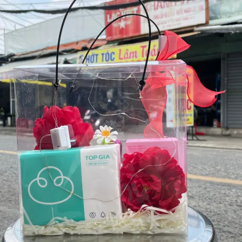 Nguồn hàng sỉ set Hộp Quà Tặng Nước Hoa Nữ Charme Sì 25ml - Túi Trong Vuông Có Đèn Đom Đóm Lót Giấy Rơm Thắt Nơ Xinh Xắn Nhiều Màu