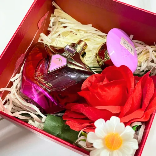 Chuyên sỉ set Hộp Quà Tặng Nước Hoa Nữ Good Charme Charm 50ml - Hộp Hoa Rơm Nhiều Màu