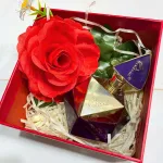 Hộp quà hoa rơm nhiều màu với nước hoa nữ Good Charme Empress 50ml
