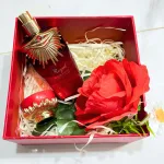 Hộp quà hoa rơm nhiều màu kèm nước hoa nữ Good Charme Royal 50ml