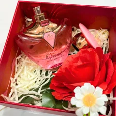 Set quà nước hoa nữ Good Charme Venus 50ml kèm hộp hoa rơm nhiều màu