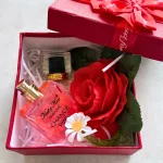 Nơi lấy sỉ set Hộp Quà Tặng Nước Hoa Nữ Kat Kev Parfume Chance Pink 50ml - Hộp Hoa Rơm Nhiều Màu