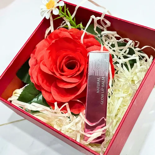 Nguồn hàng sỉ set Hộp Quà Tặng Son Dưỡng Ẩm Môi Hàn Quốc Embisu Natural Glow Lip Balm - Hộp Hoa Rơm Nhiều Màu